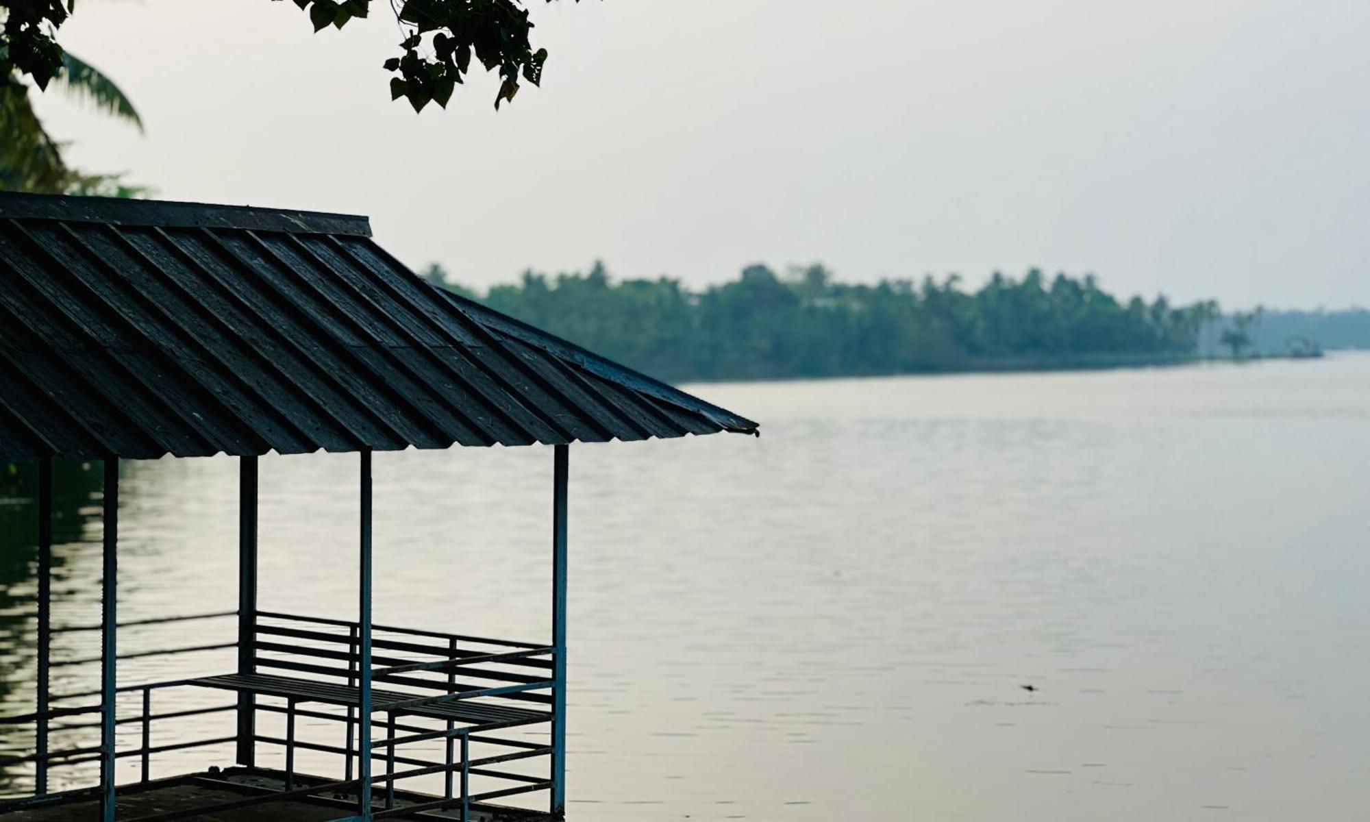Waterfront By Palmyra Διαμέρισμα Kollam Εξωτερικό φωτογραφία